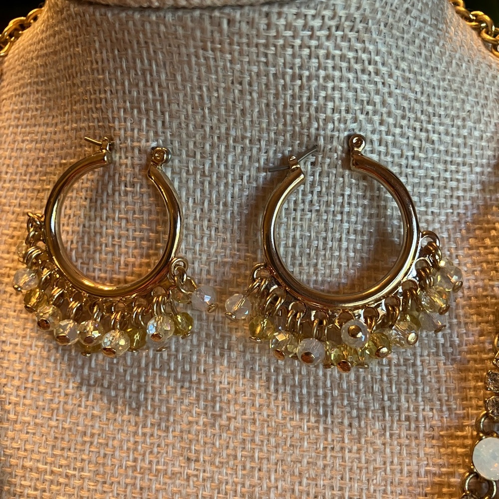 J.CREW Gold and Citrine colored Necklace with large Crystals Floral Design - Picture 5 of 12